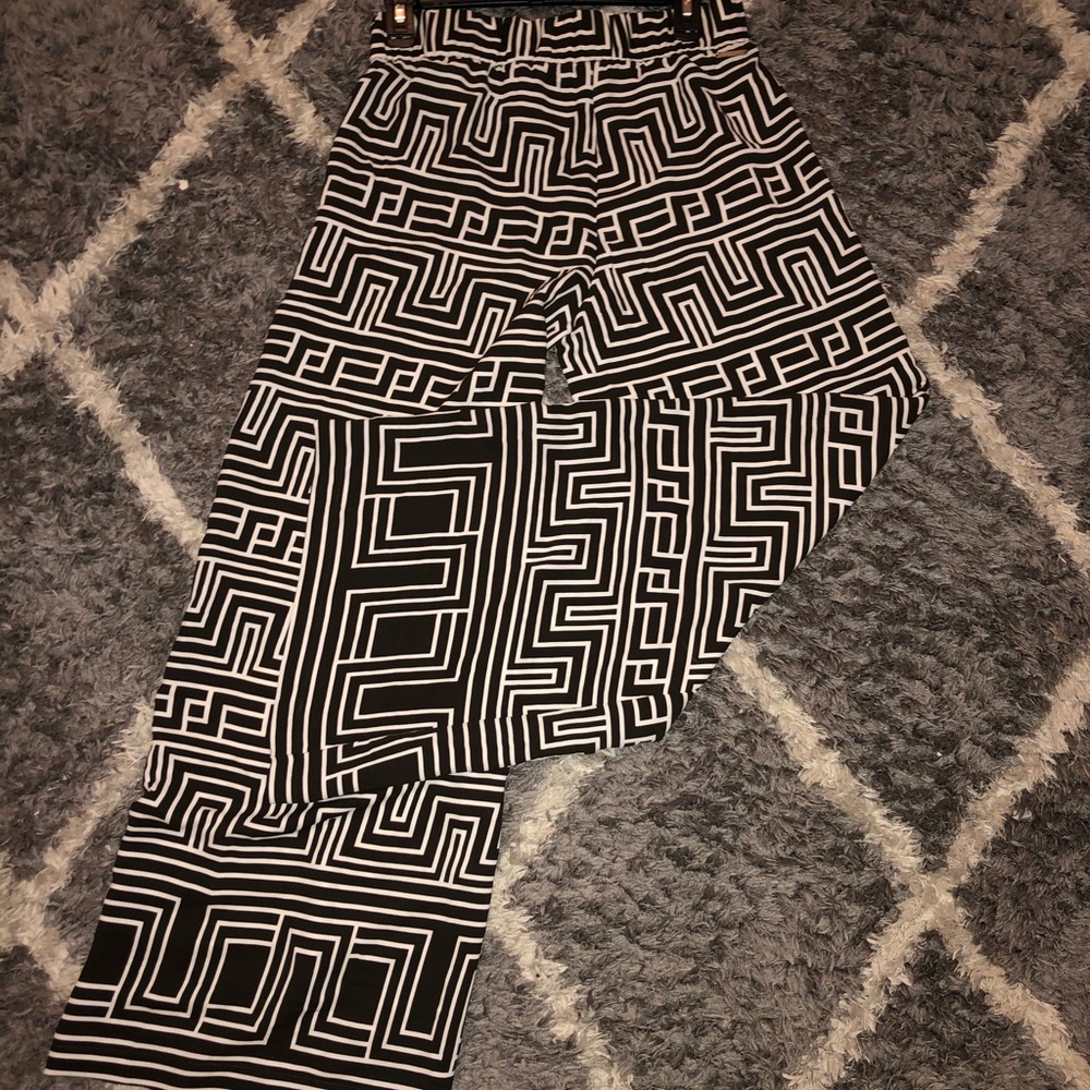 NWOT Chico’s Black Label Egyptian dark Brown/Cream wide leg pants.Palazzo pants.